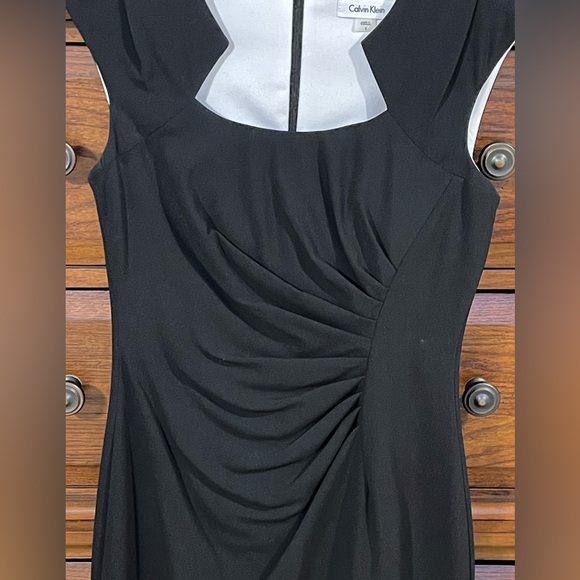 CALVIN KLEIN form fitting black Dress size 2 - Picture 2 of 8